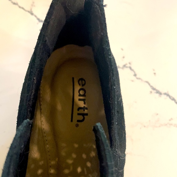 Earth Black Laser Cut Suede Bootie Wyoming Wonder size 8.5 - Picture 3 of 6